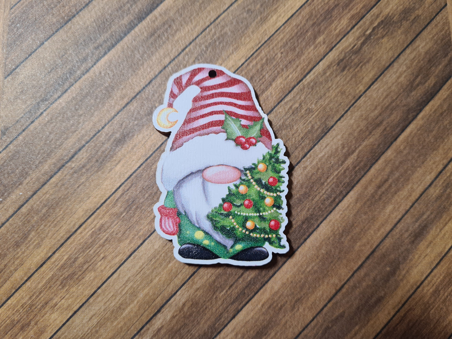 Cover Minder - Gnom mit Tannenbaum